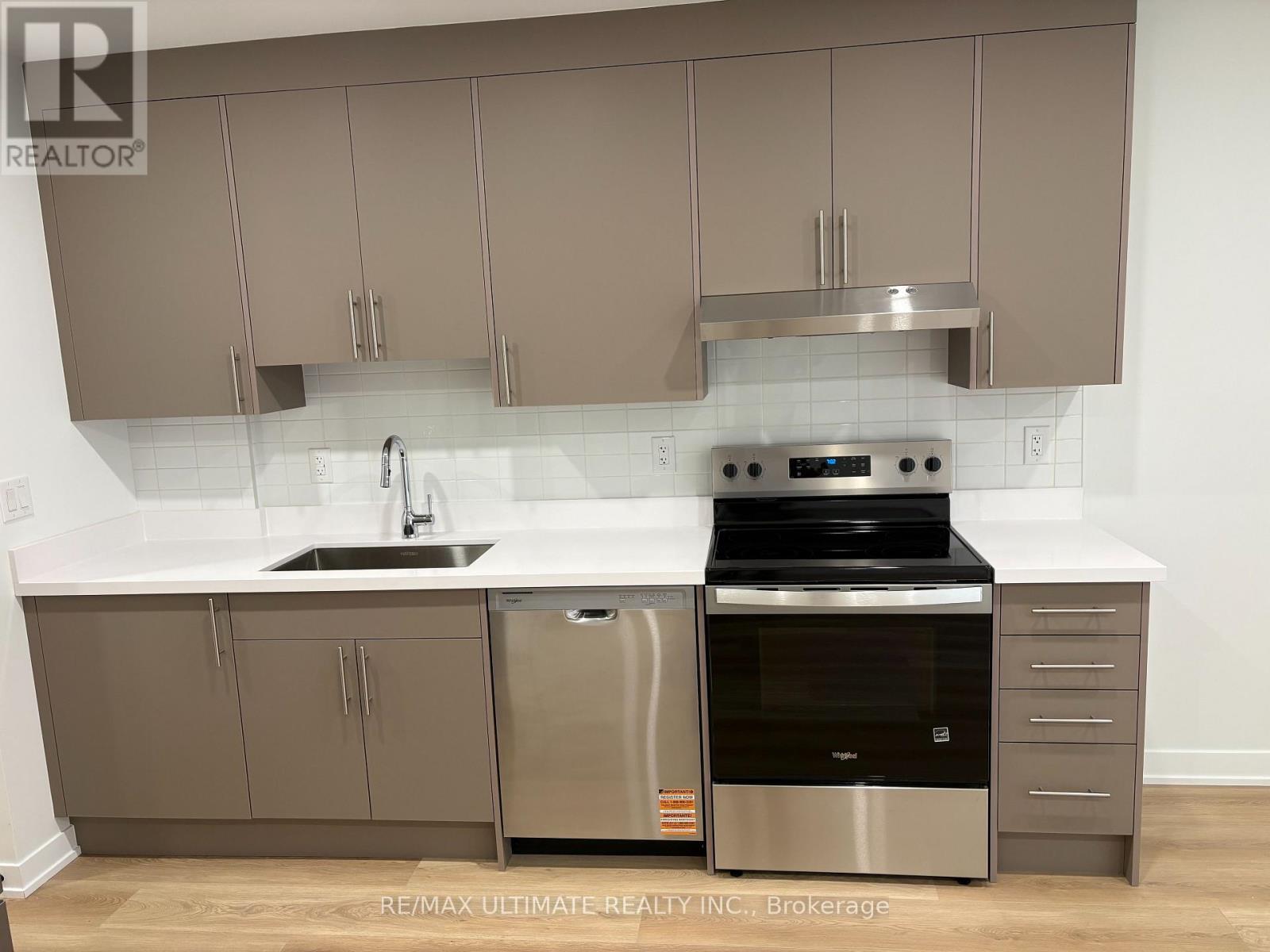 Lower - 249 Silverthorn Avenue, Toronto, Ontario  M6N 3K2 - Photo 7 - W13592414