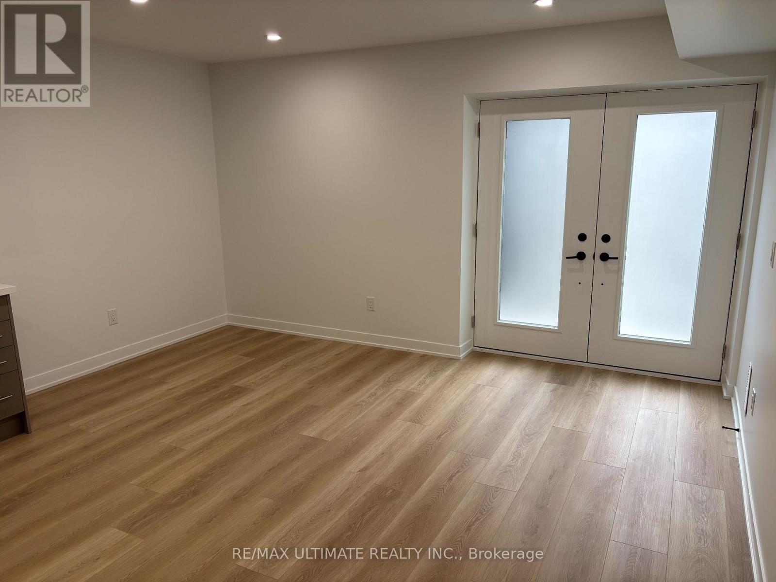 Lower - 249 Silverthorn Avenue, Toronto, Ontario  M6N 3K2 - Photo 4 - W13592414