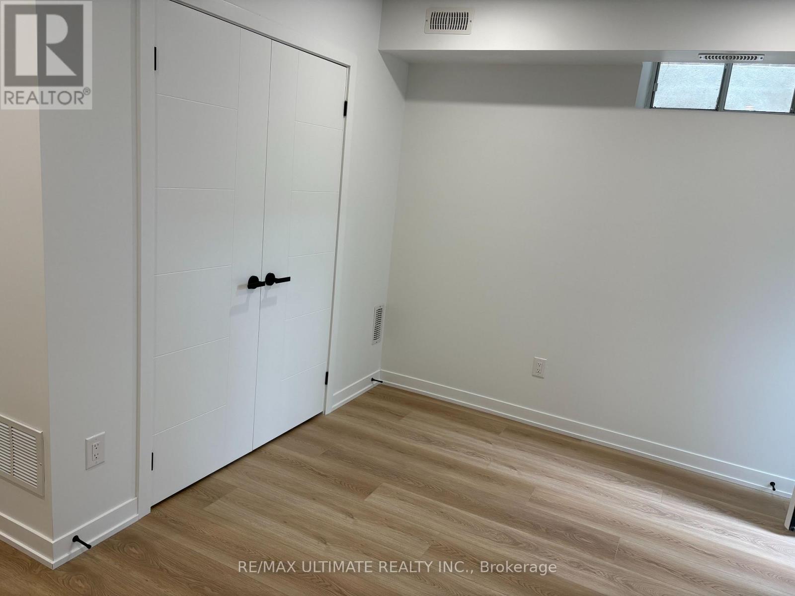 Lower - 249 Silverthorn Avenue, Toronto, Ontario  M6N 3K2 - Photo 12 - W13592414