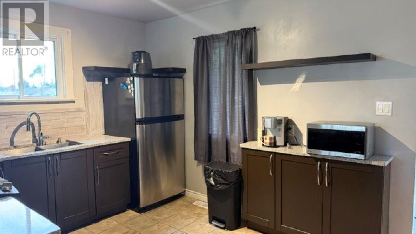 700 Francis St, Thunder Bay, Ontario  P7E 4E1 - Photo 3 - TB2602148