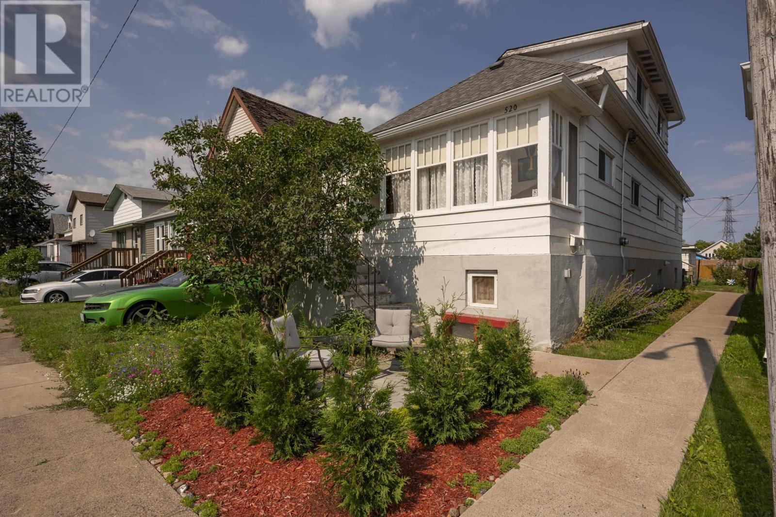520 MCPHERSON ST, Thunder bay, Ontario