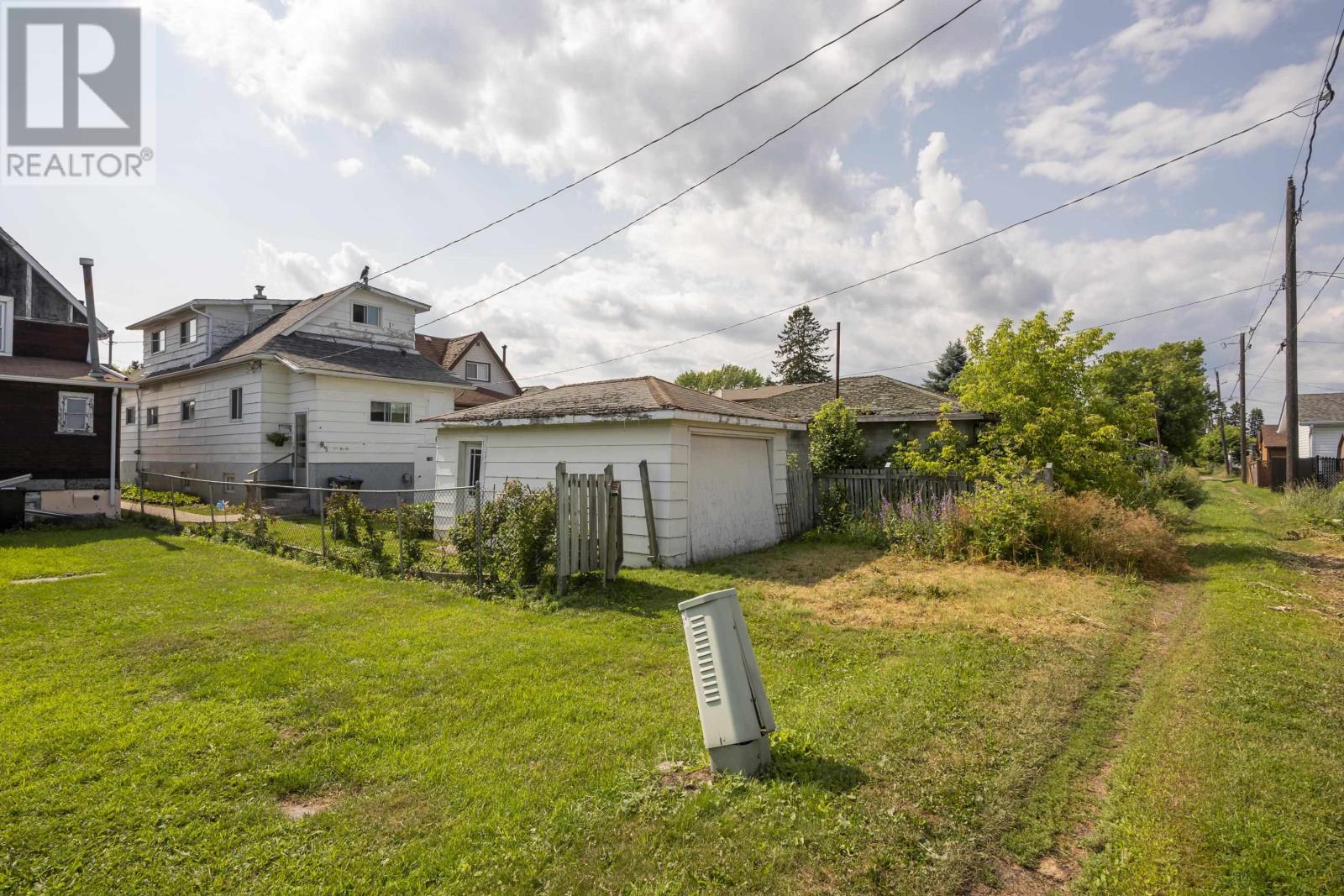 520 Mcpherson St, Thunder Bay, Ontario  P7C 2Y6 - Photo 5 - TB2602178