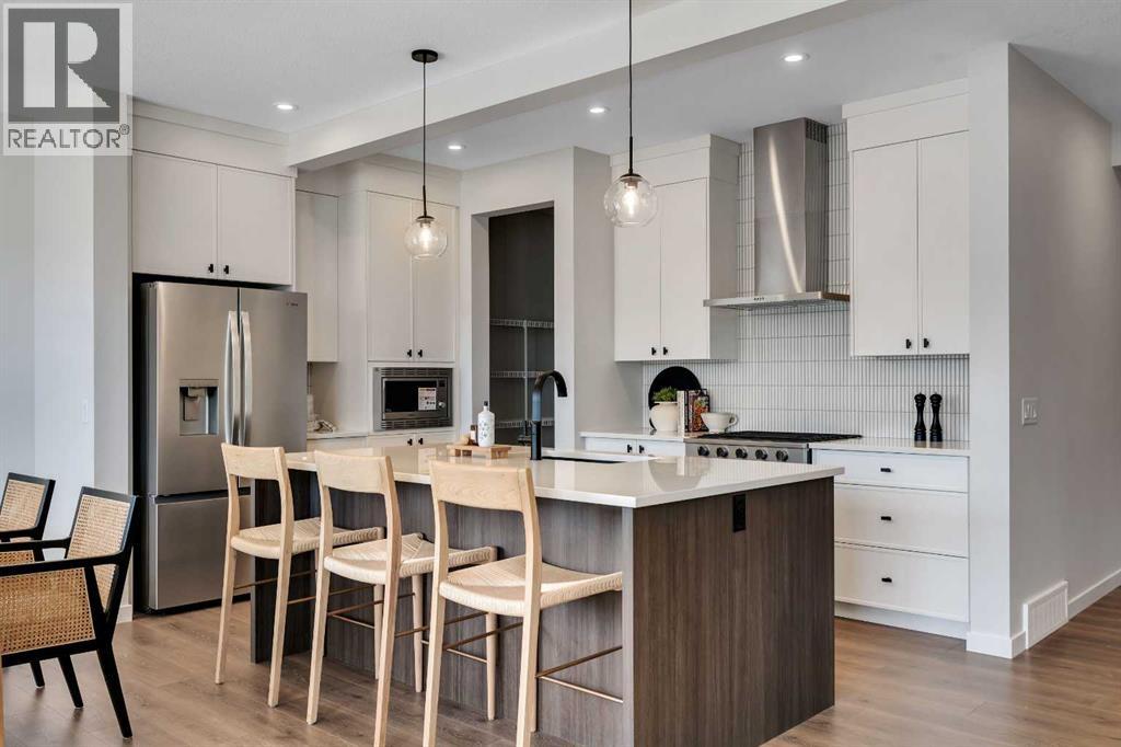 108 Creekview Manor SW, Calgary, Alberta  T2X 4Y1 - Photo 4 - A2271874