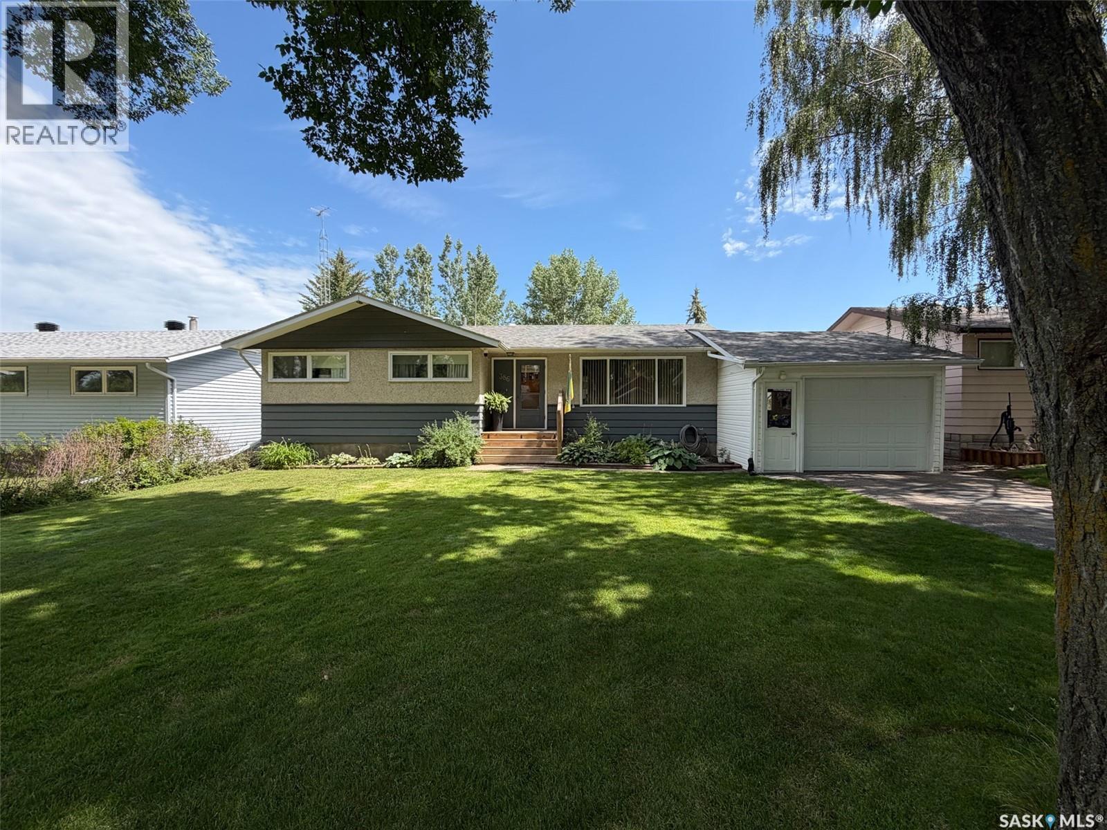 386 4th STREET E, Shaunavon, Saskatchewan