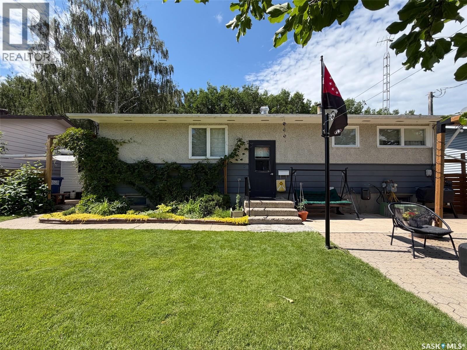 386 4th Street E, Shaunavon, Saskatchewan  S0N 2M0 - Photo 24 - SK042692