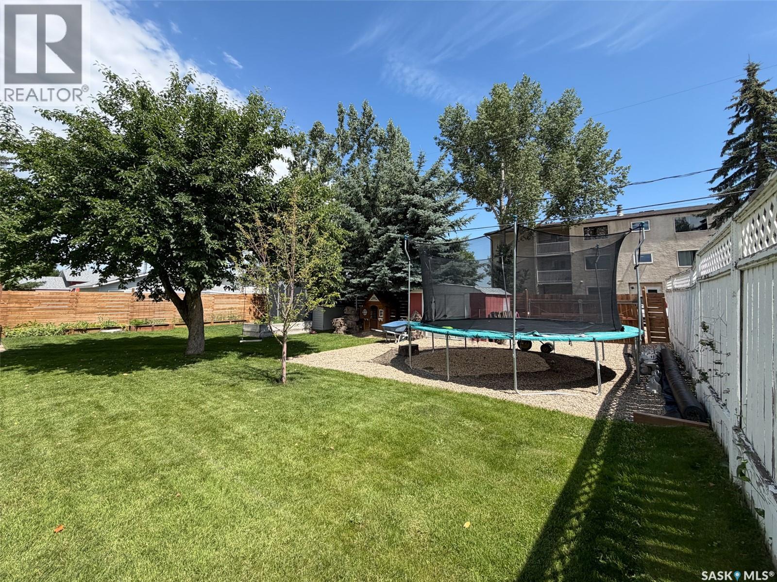 386 4th Street E, Shaunavon, Saskatchewan  S0N 2M0 - Photo 32 - SK042692