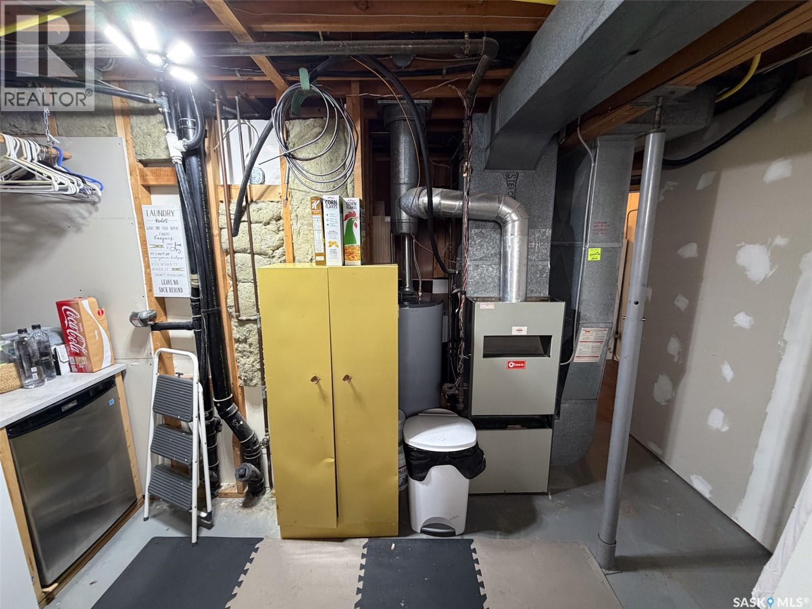 386 4th Street E, Shaunavon, Saskatchewan  S0N 2M0 - Photo 39 - SK042692