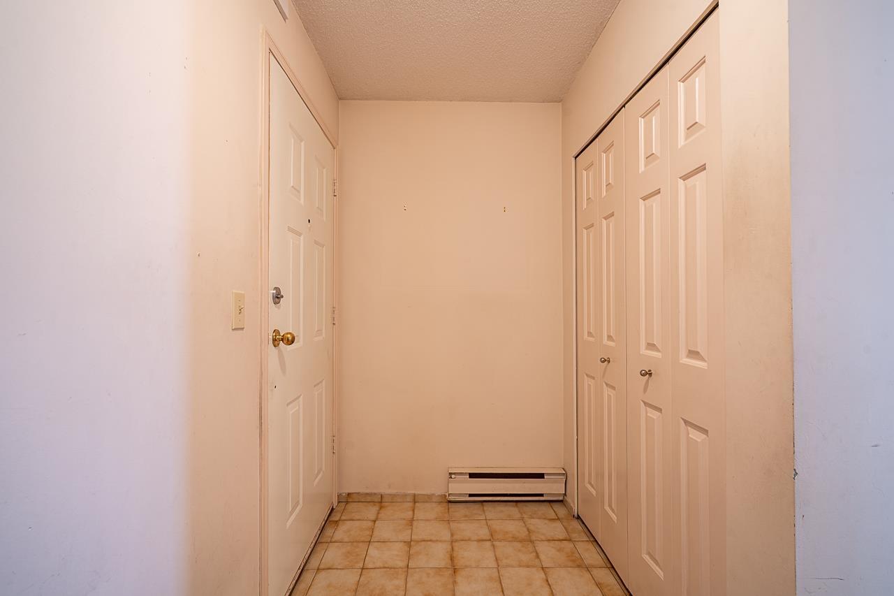 201 14957 Thrift Avenue, White Rock, British Columbia  V4B 2K1 - Photo 2 - R3153217