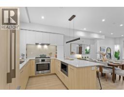 104 342 MOUNTAIN HIGHWAY, North Vancouver, British Columbia