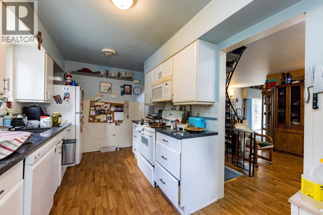 4339 Cliffmont Road, North Vancouver, British Columbia V7G 1J6 - Photo 15 - R3153280