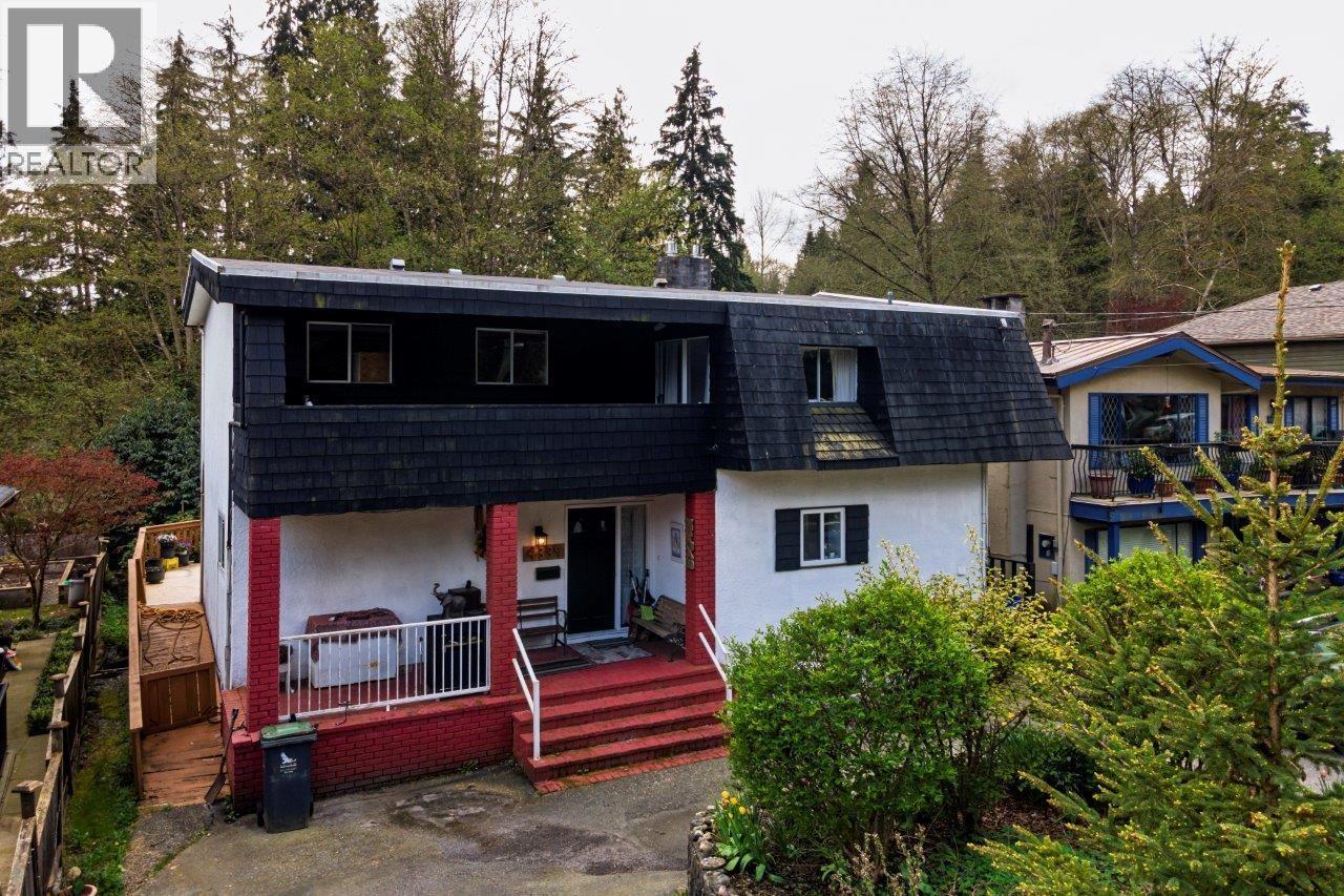 4339 Cliffmont Road, North Vancouver, British Columbia V7G 1J6 - Photo 2 - R3153280