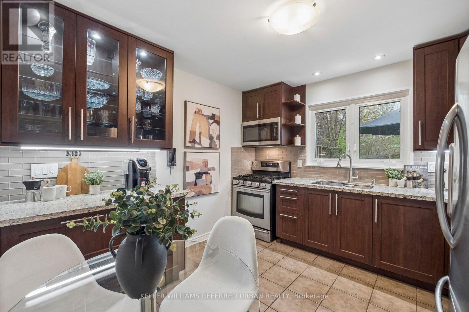 78 Springhead Gardens, Richmond Hill, Ontario  L4C 5B9 - Photo 10 - N13530048