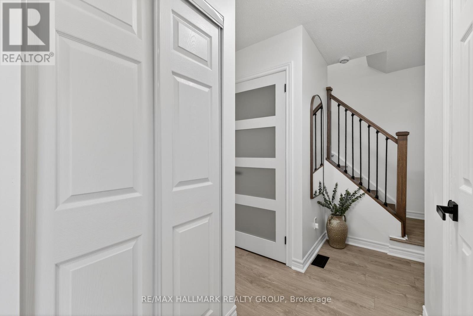 226 Old Colony Road, Ottawa, Ontario  K2L 1M7 - Photo 3 - X13206936