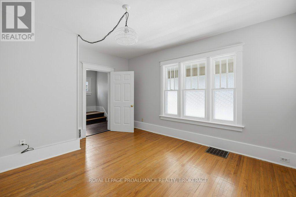 256 Collingwood Street, Kingston, Ontario  K7L 3X8 - Photo 14 - X13644746
