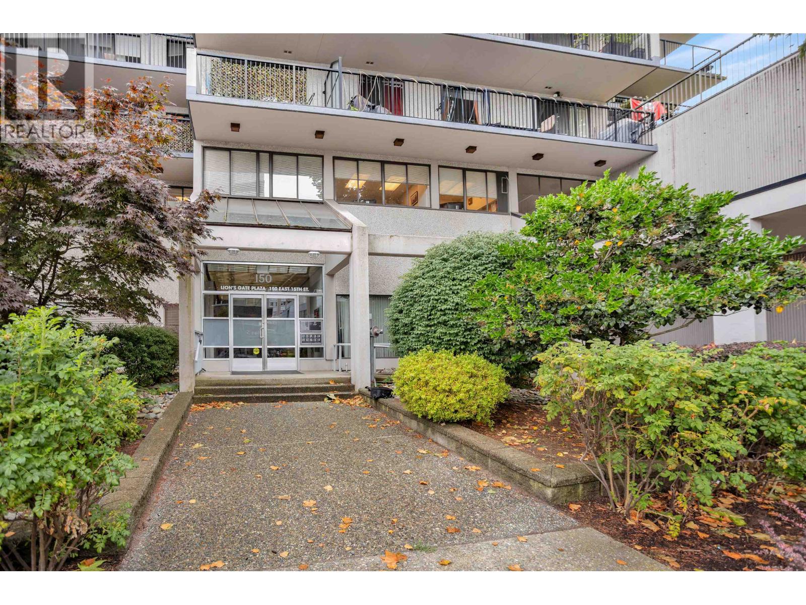 303 150 E 15TH STREET, North Vancouver, British Columbia