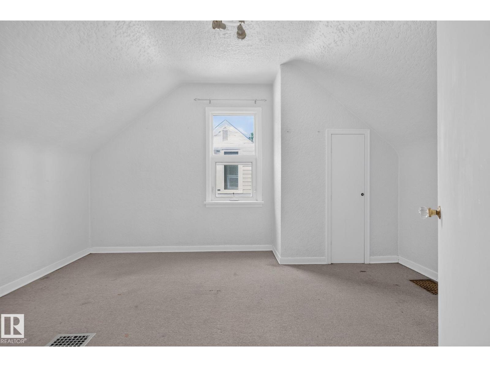 10508 67 Av NW NW, Edmonton, Alberta  T6H 1Z5 - Photo 30 - E4502349