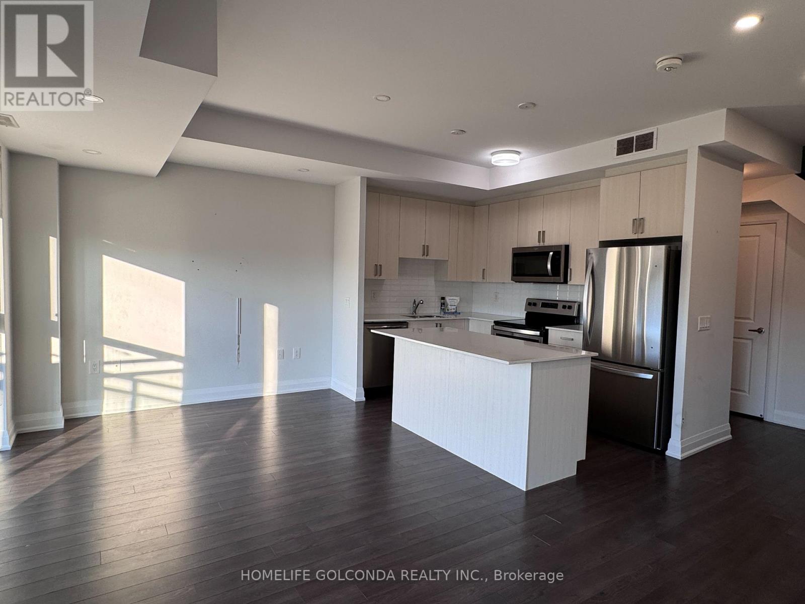A403 - 5309 Highway  7 Street, Vaughan, Ontario  L4L 0B4 - Photo 2 - N13644800