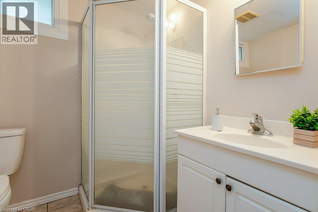 185 Cedarvale Crescent Unit# A, Waterloo, Ontario  N2L 4T3 - Photo 33 - 40853789