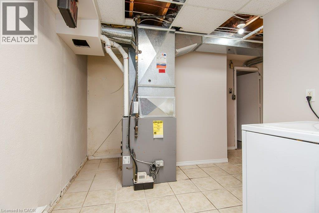 185 Cedarvale Crescent Unit# A, Waterloo, Ontario  N2L 4T3 - Photo 35 - 40853789
