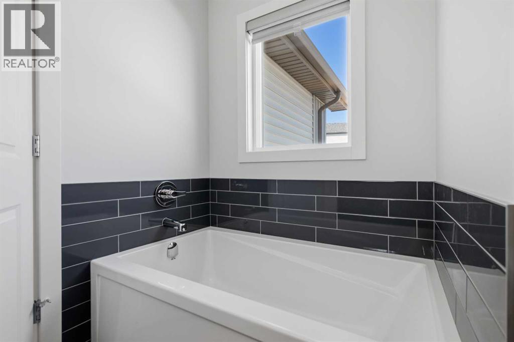 71 Belvedere Green SE, Calgary, Alberta  T2A 7L5 - Photo 23 - A2332635