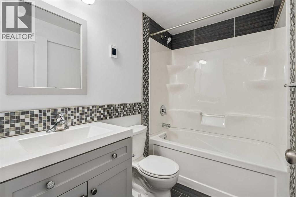 175 Panamount Way NW, Calgary, Alberta  T3K 0S8 - Photo 25 - A2333602