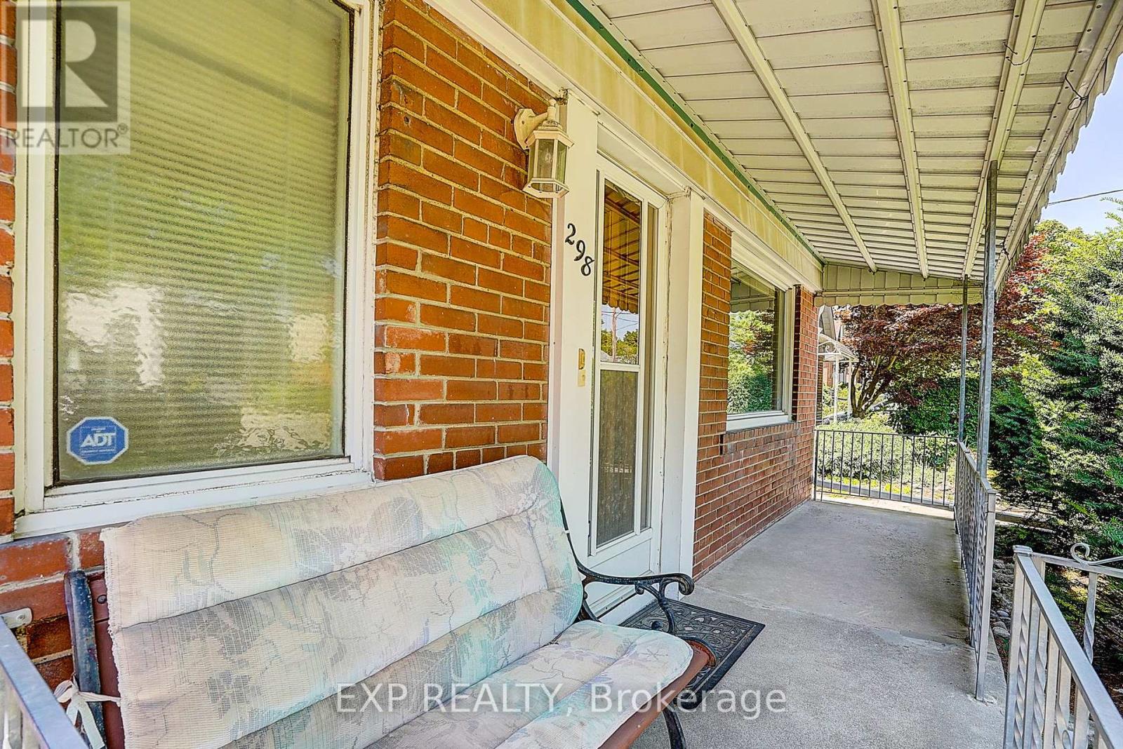 298 Glebemount Avenue, Toronto, Ontario  M4C 3V3 - Photo 4 - E13644288
