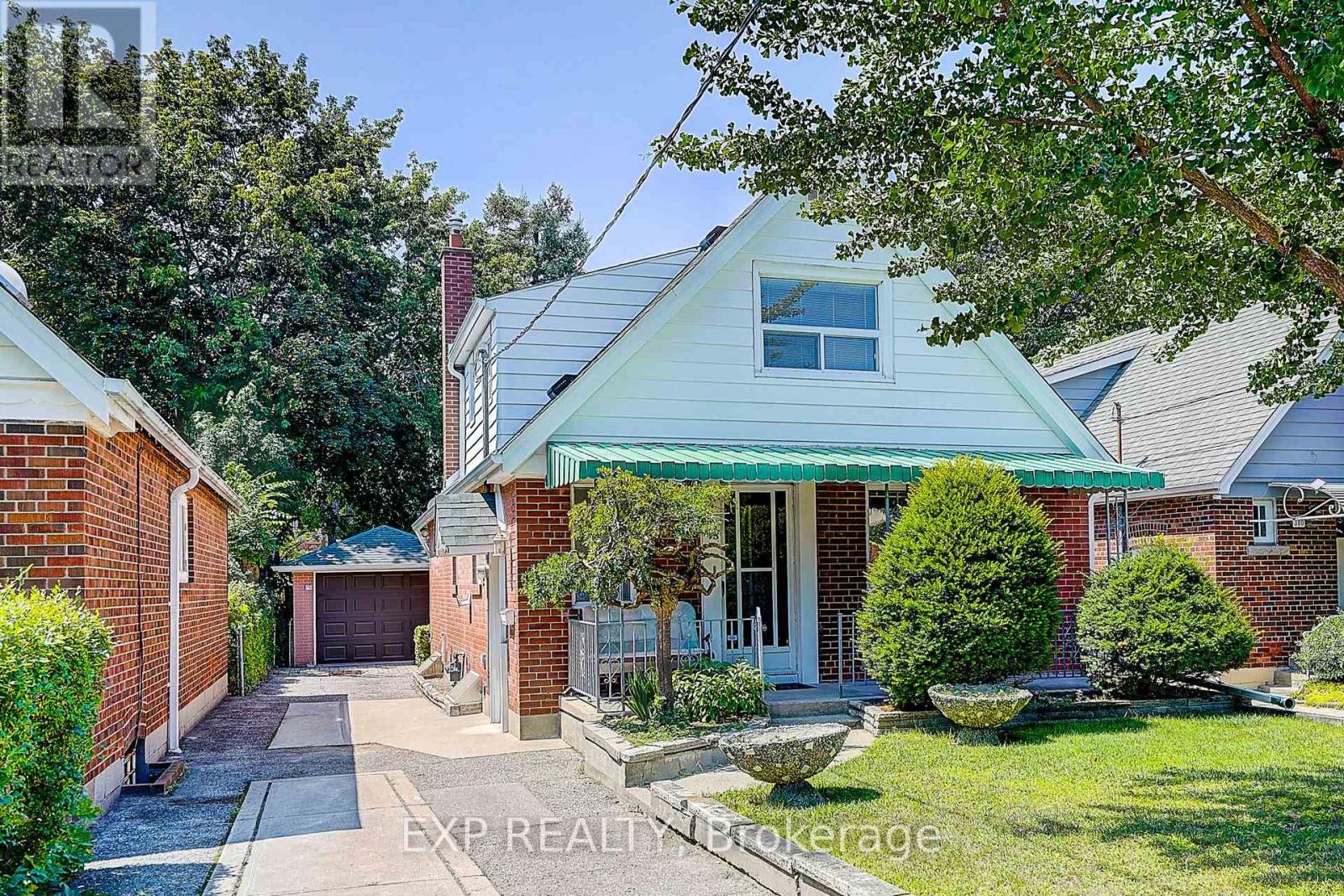 298 Glebemount Avenue, Toronto, Ontario  M4C 3V3 - Photo 1 - E13644288