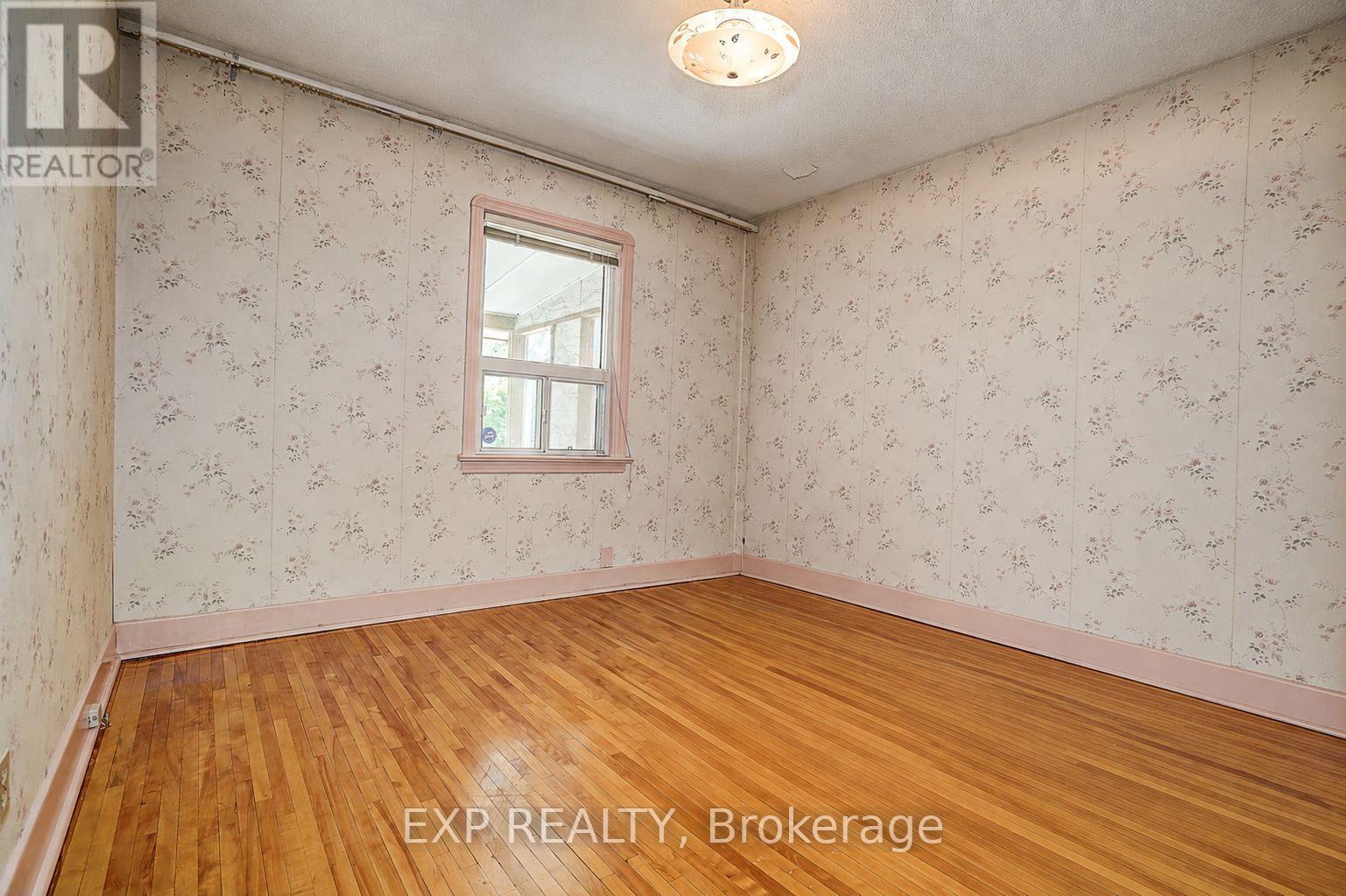 298 Glebemount Avenue, Toronto, Ontario  M4C 3V3 - Photo 11 - E13644288