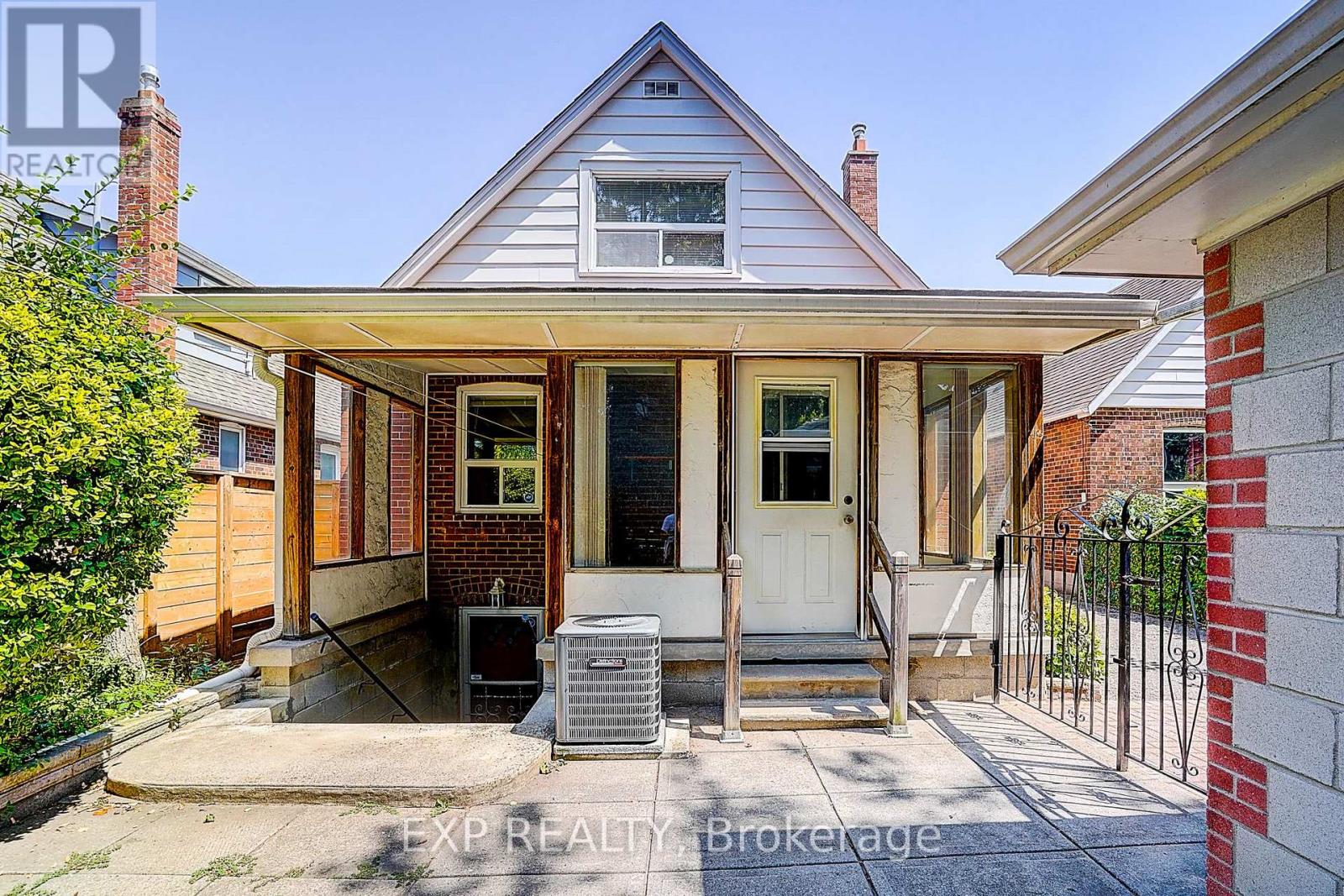 298 Glebemount Avenue, Toronto, Ontario  M4C 3V3 - Photo 28 - E13644288