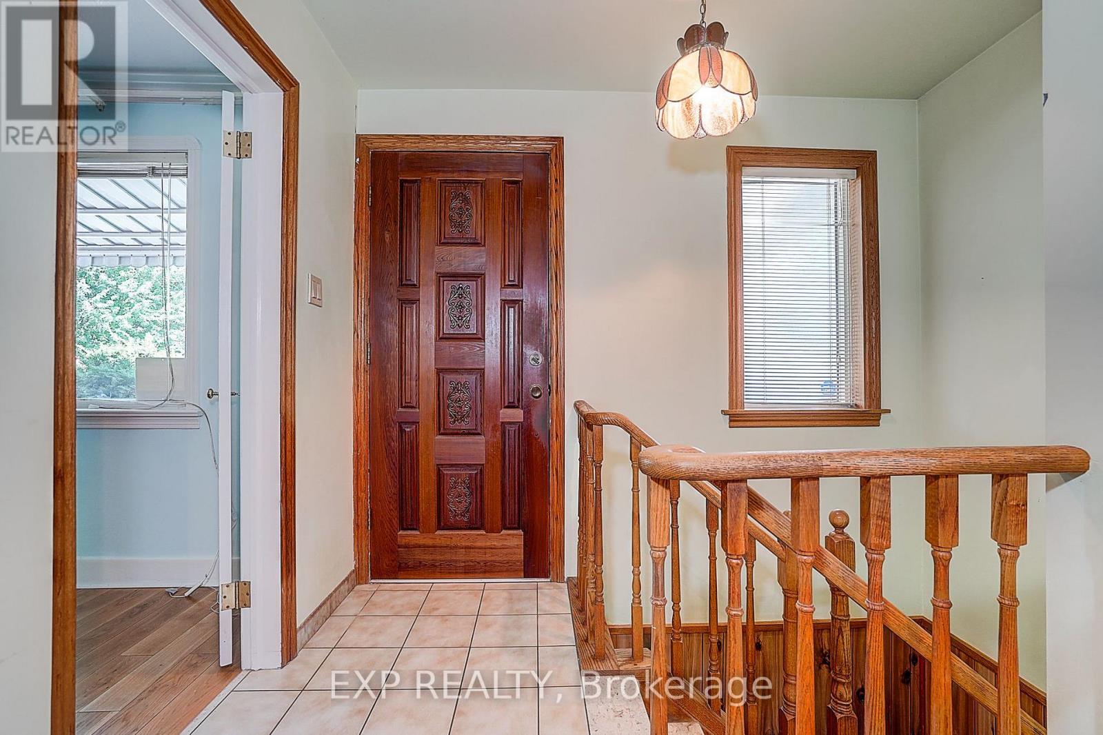 298 Glebemount Avenue, Toronto, Ontario  M4C 3V3 - Photo 8 - E13644288