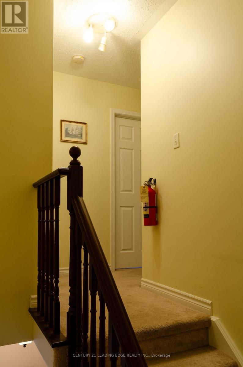 Room - 1218 Macinally Court, Oshawa, Ontario  L1K 0B8 - Photo 3 - E13644358