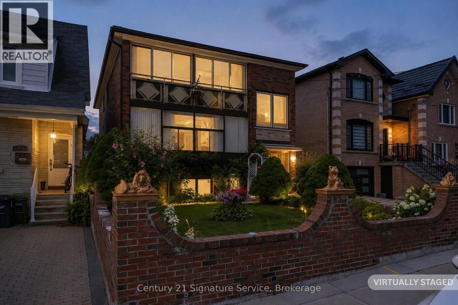 524 Silverthorn Avenue, Toronto, Ontario  M6M 3H7 - Photo 5 - W13623088