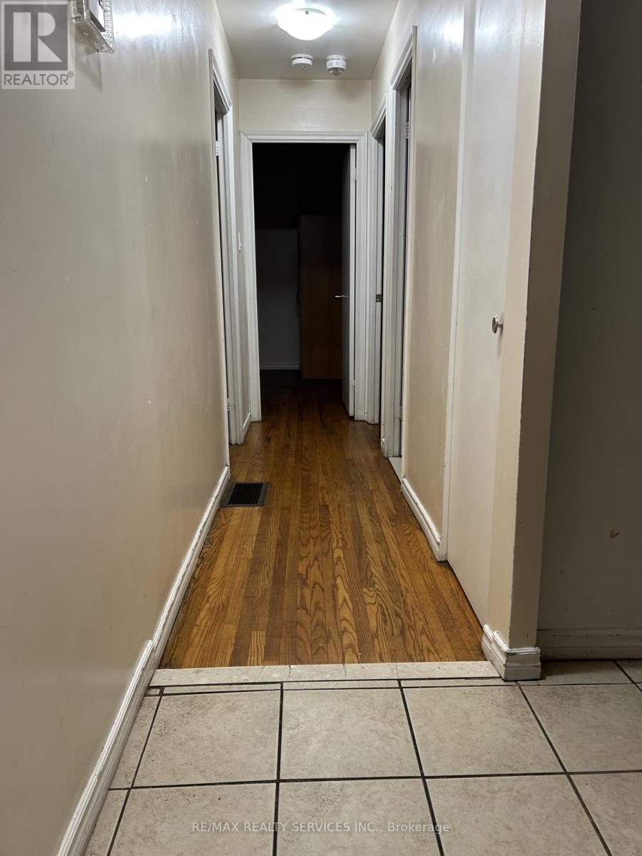 100 Sutherland Avenue, Brampton, Ontario L6V 2H7 - Photo 9 - W13644700