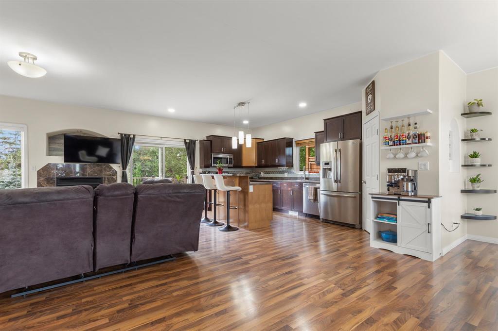 16 Abbey Lane, Steinbach, Manitoba R5G 2H3 - Photo 3 - 202619381