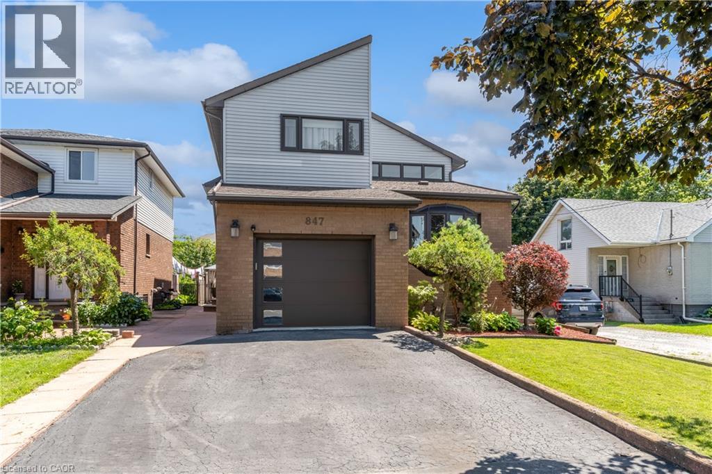 847 West 5th Street, Hamilton, Ontario  L9C 5R4 - Photo 2 - 40841633