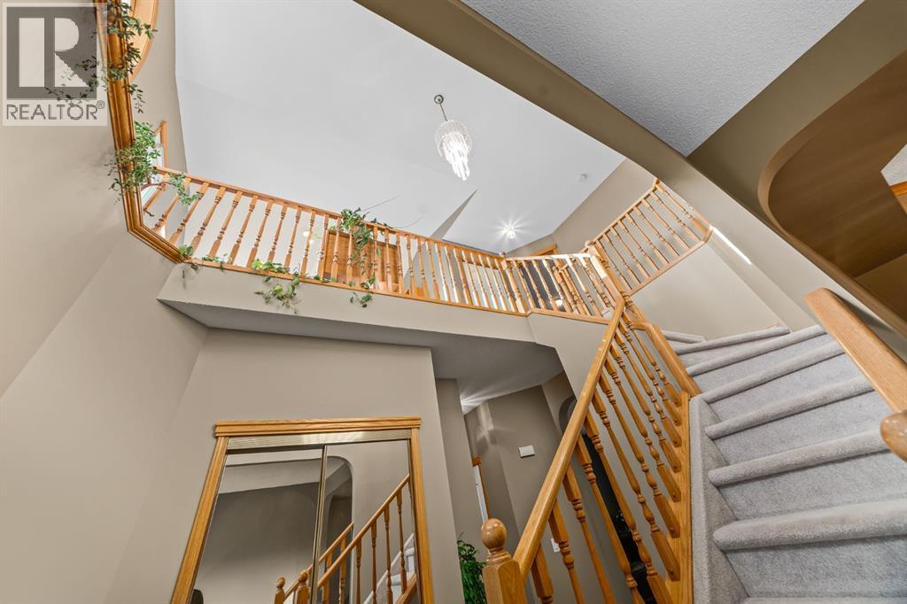 30 Gleneagles View, Cochrane, Alberta  T4C 1N9 - Photo 24 - A2332296