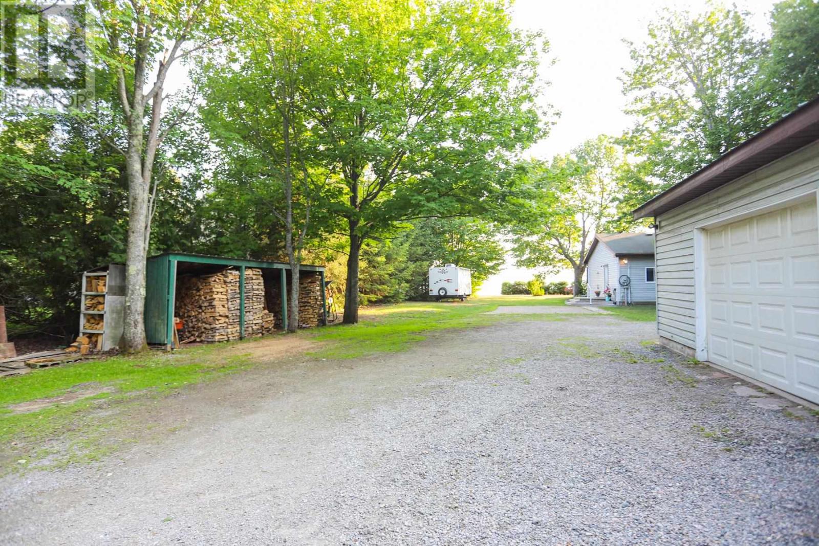 461 Sunnyside Beach Rd, Sault Ste. Marie, Ontario  P6A 5K8 - Photo 4 - SM262069