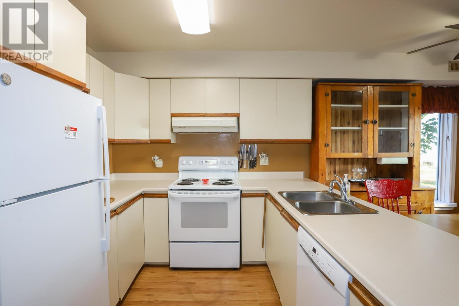 461 Sunnyside Beach Rd, Sault Ste. Marie, Ontario  P6A 5K8 - Photo 6 - SM262069