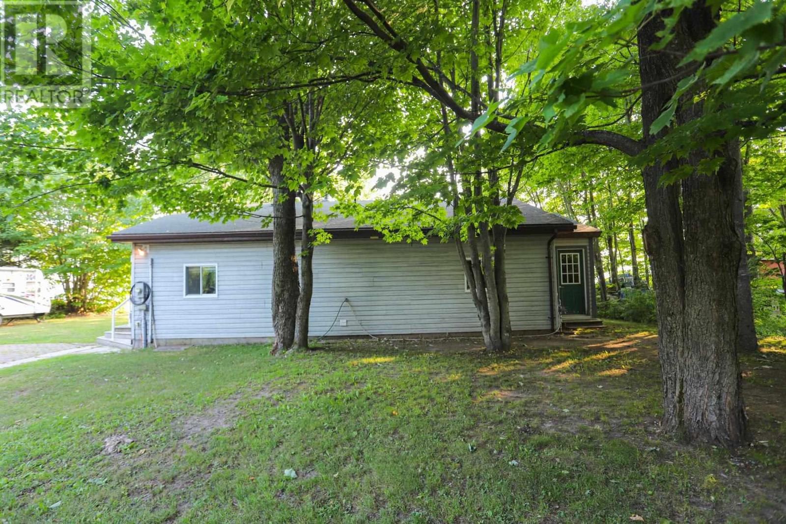 461 Sunnyside Beach Rd, Sault Ste. Marie, Ontario  P6A 5K8 - Photo 26 - SM262069