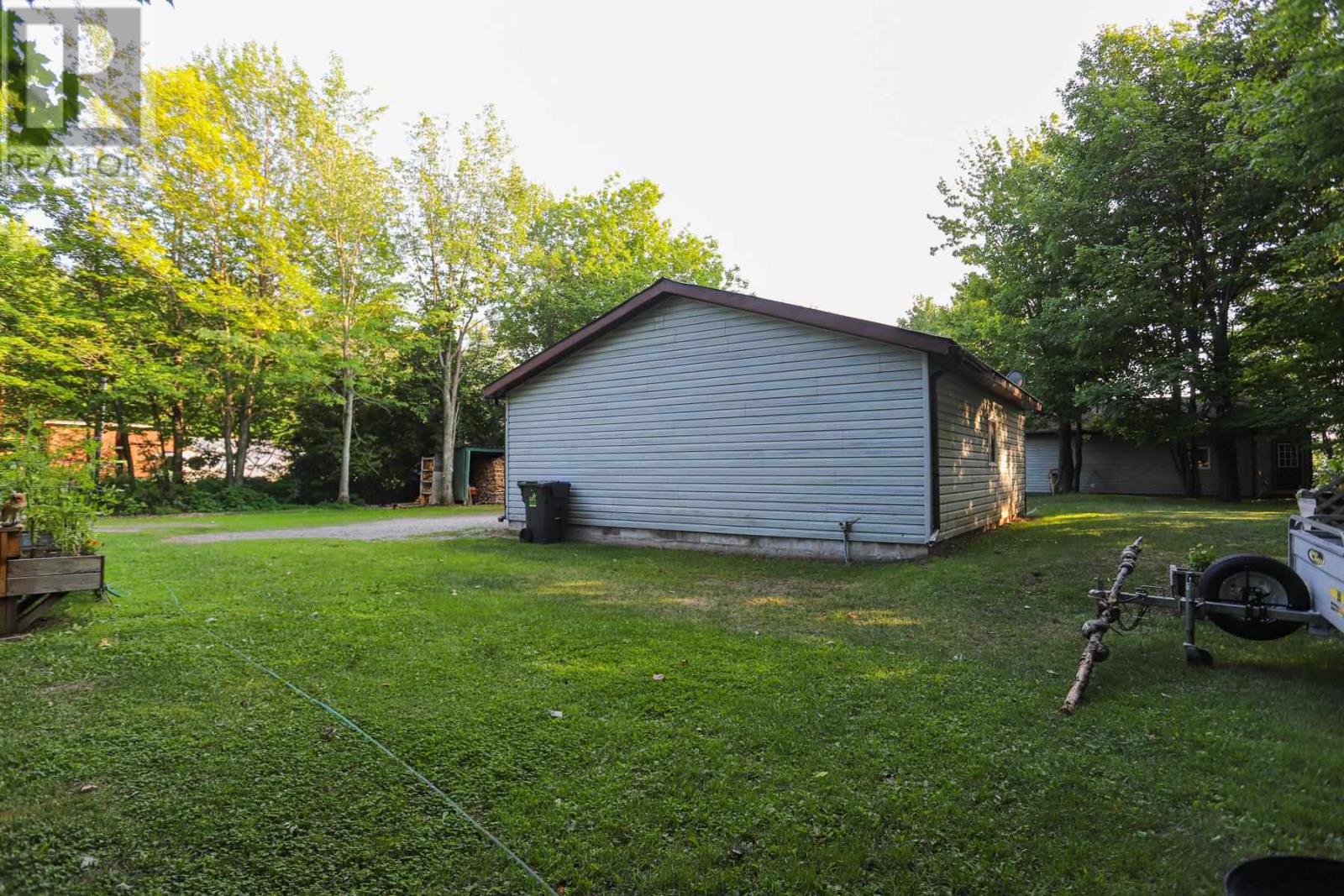 461 Sunnyside Beach Rd, Sault Ste. Marie, Ontario  P6A 5K8 - Photo 40 - SM262069
