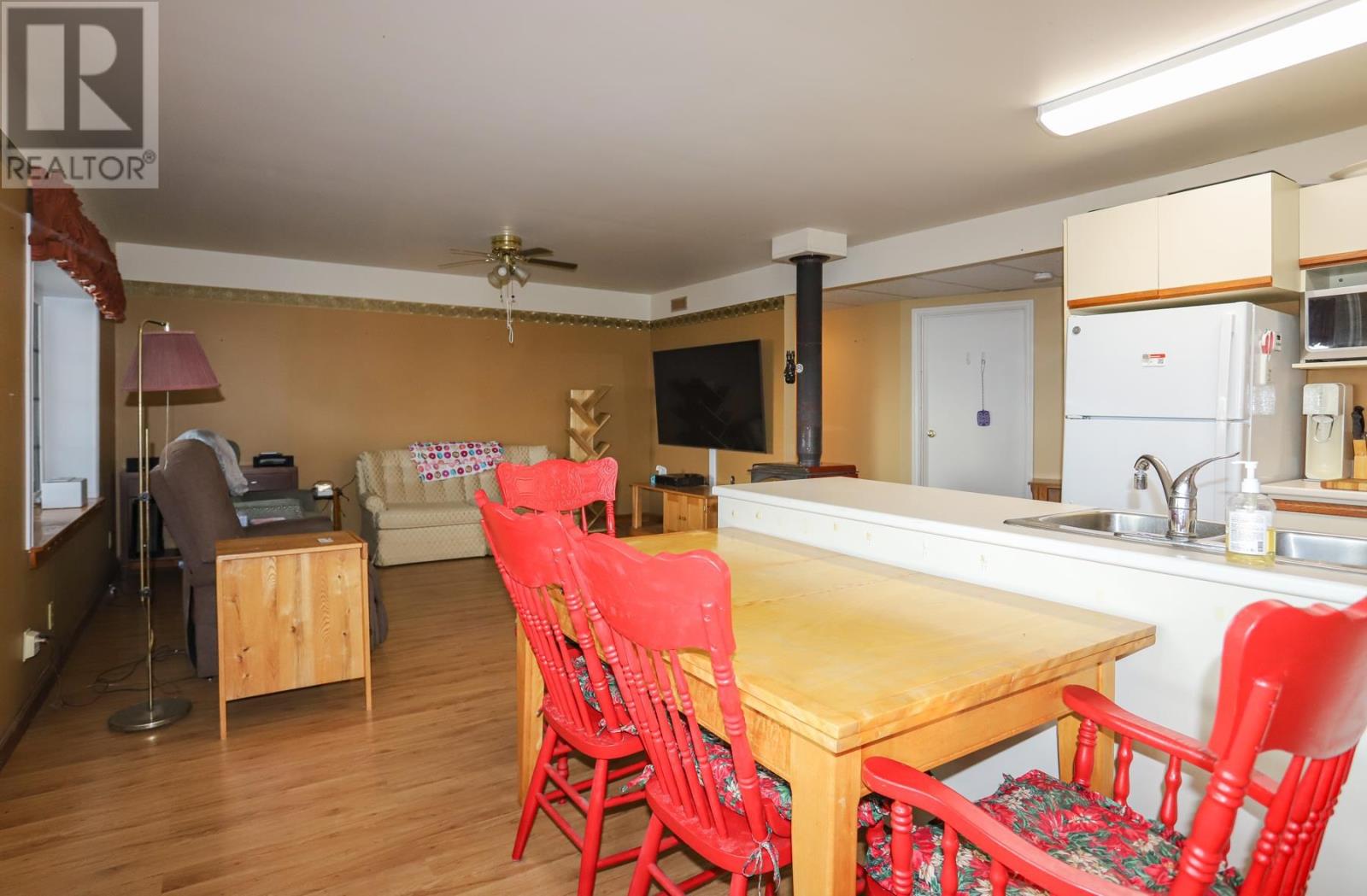 461 Sunnyside Beach Rd, Sault Ste. Marie, Ontario  P6A 5K8 - Photo 9 - SM262069