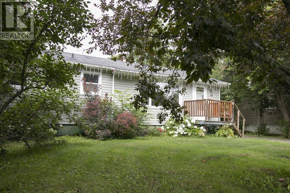 18 Eastern Ave, Sault Ste. Marie, Ontario P6A 4R1 - Photo 3 - SM262073