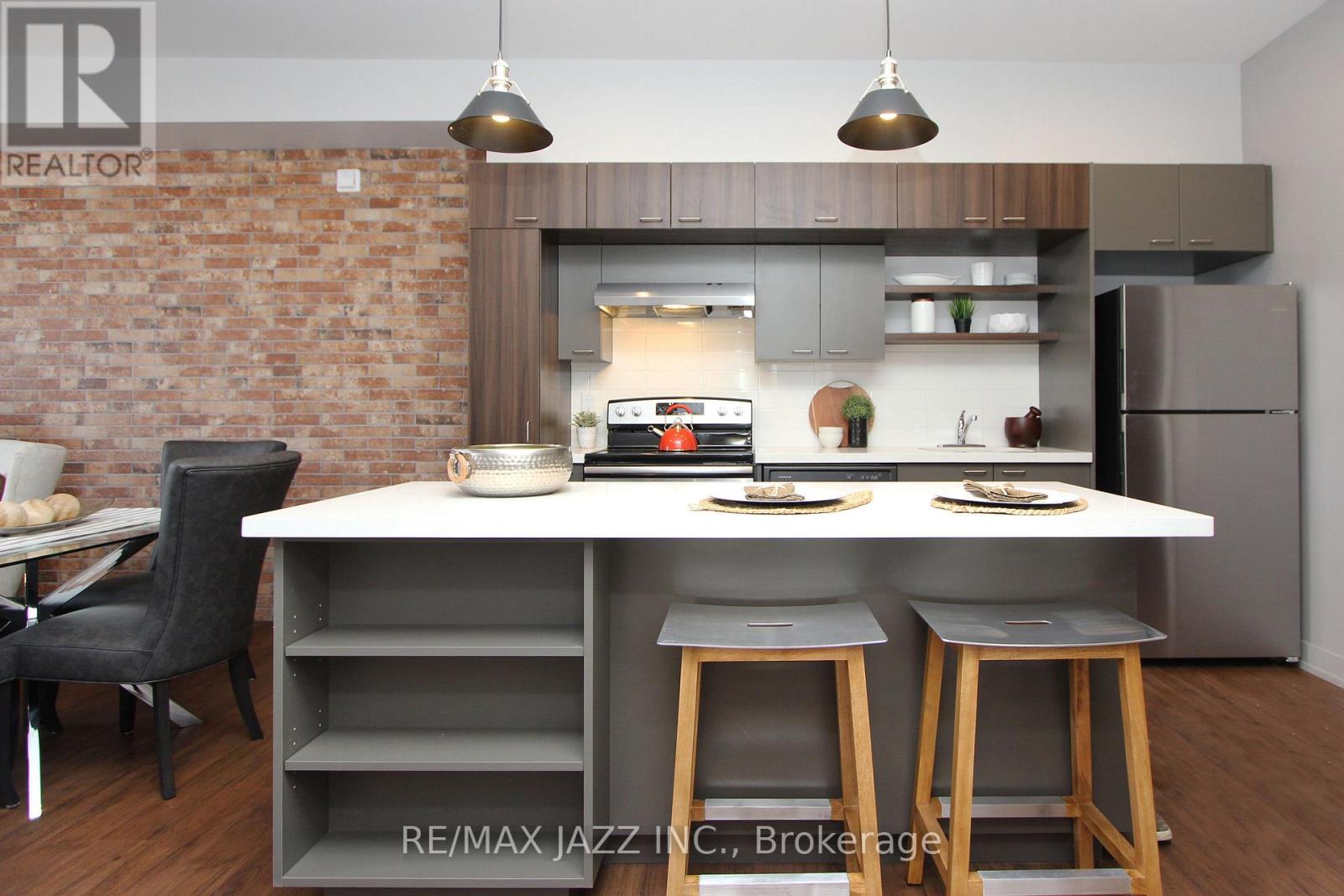 201 - 14 1/2 King Street E, Oshawa, Ontario  L1H 1A9 - Photo 4 - E13029746