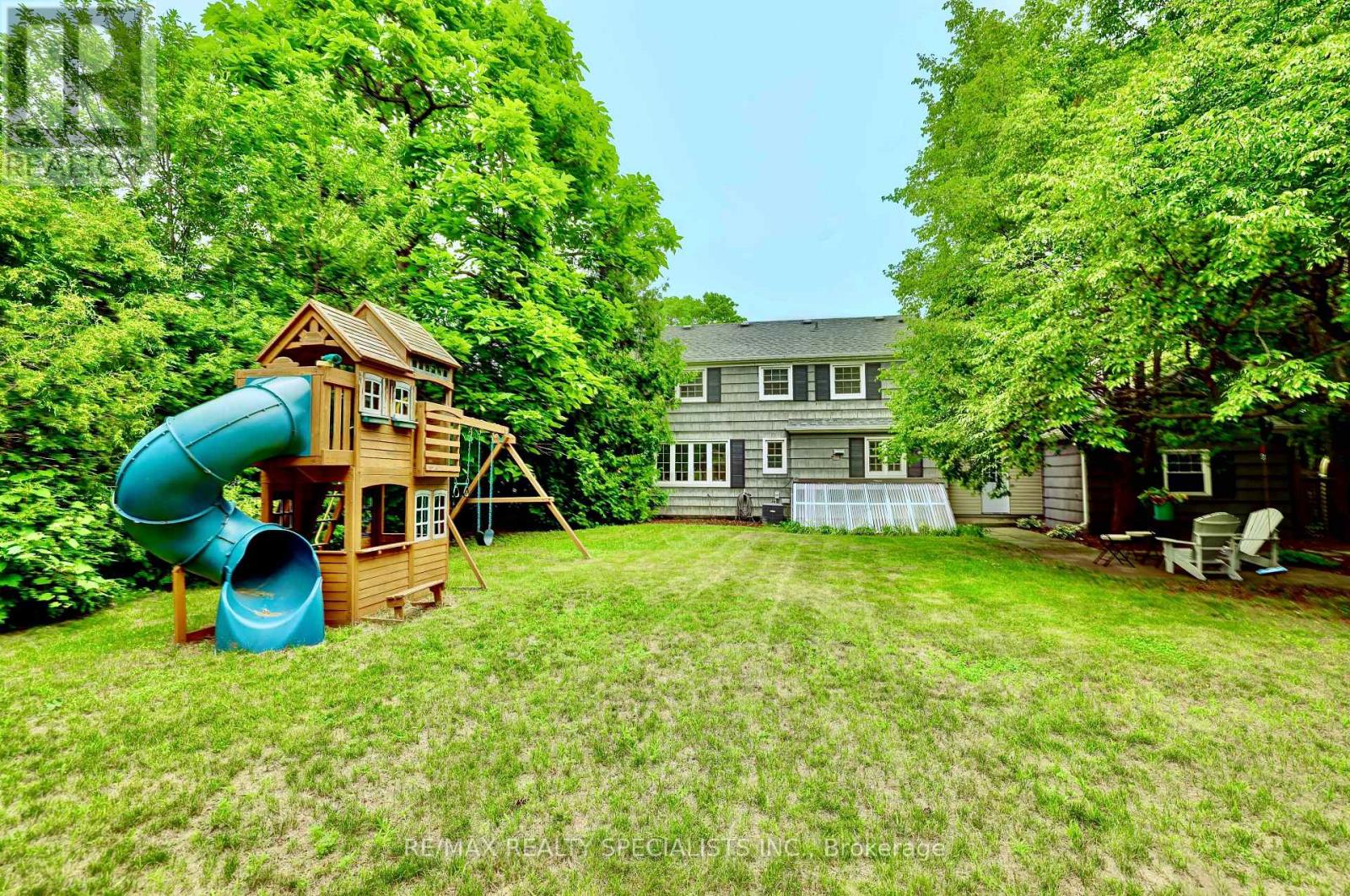 406 CHRISTINA DRIVE, Oakville, Ontario