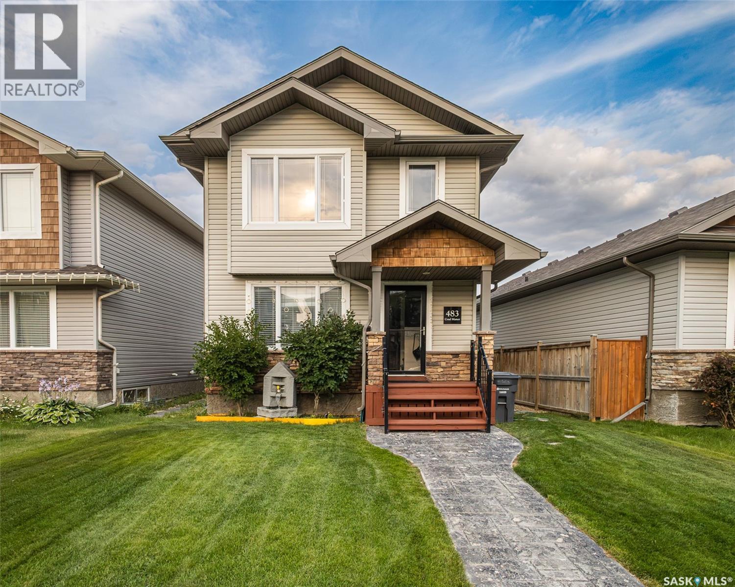 483 Coad MANOR, Saskatoon, Saskatchewan