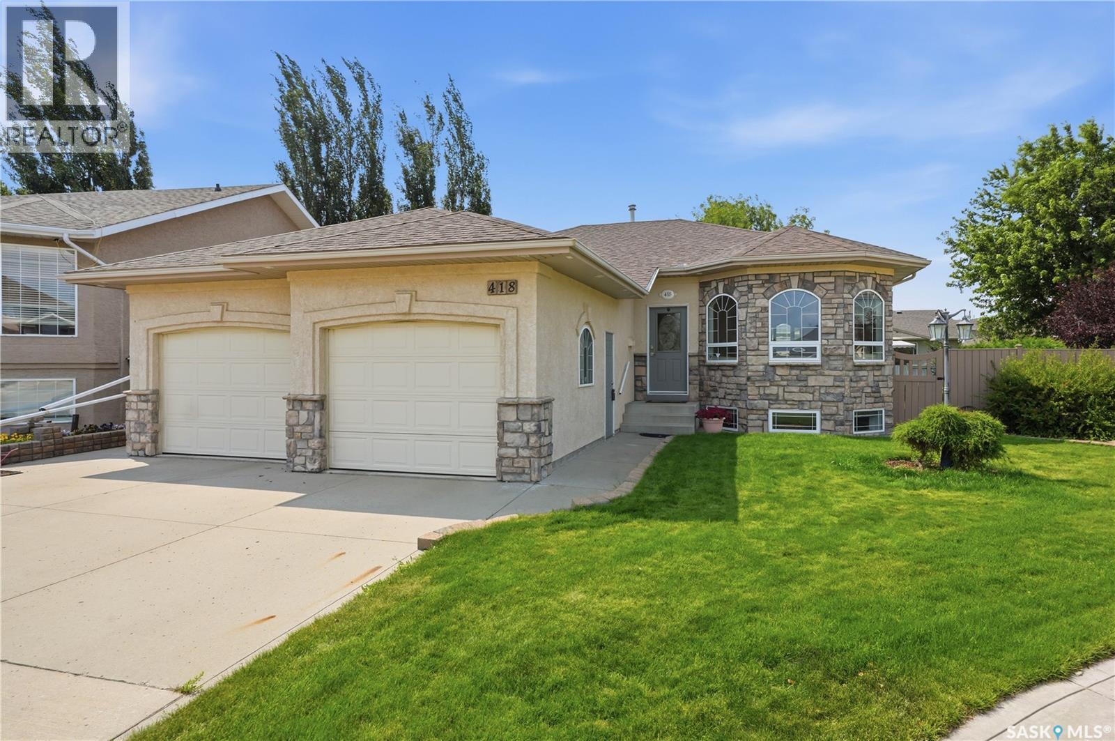 418 Bourgonje Court, Saskatoon, Saskatchewan  S7S 1L7 - Photo 2 - SK044700