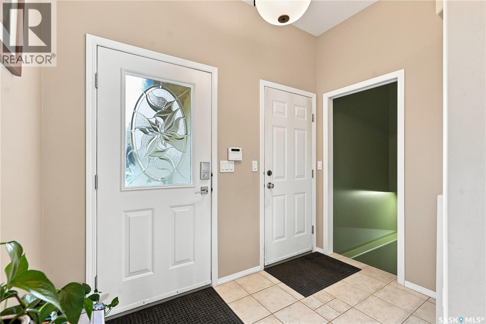 418 Bourgonje Court, Saskatoon, Saskatchewan  S7S 1L7 - Photo 3 - SK044700