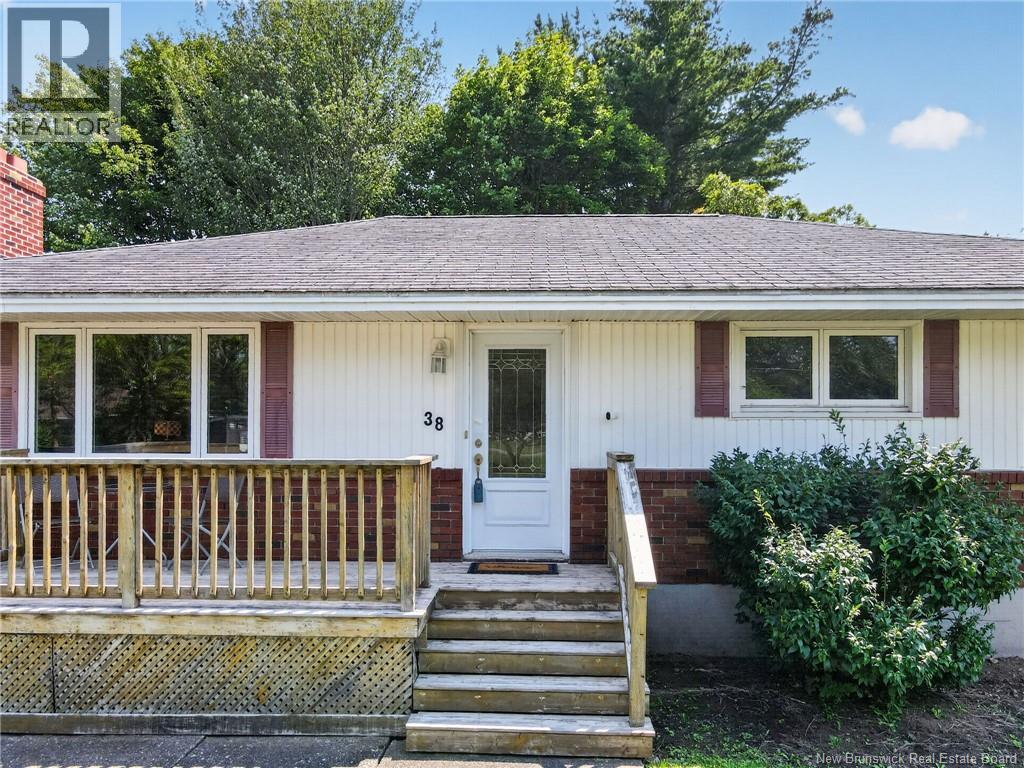 38 Lindsay Street, Riverview, New Brunswick  E1B 3A1 - Photo 2 - NB145339