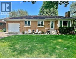 338 BARRY AVENUE, Tecumseh, Ontario