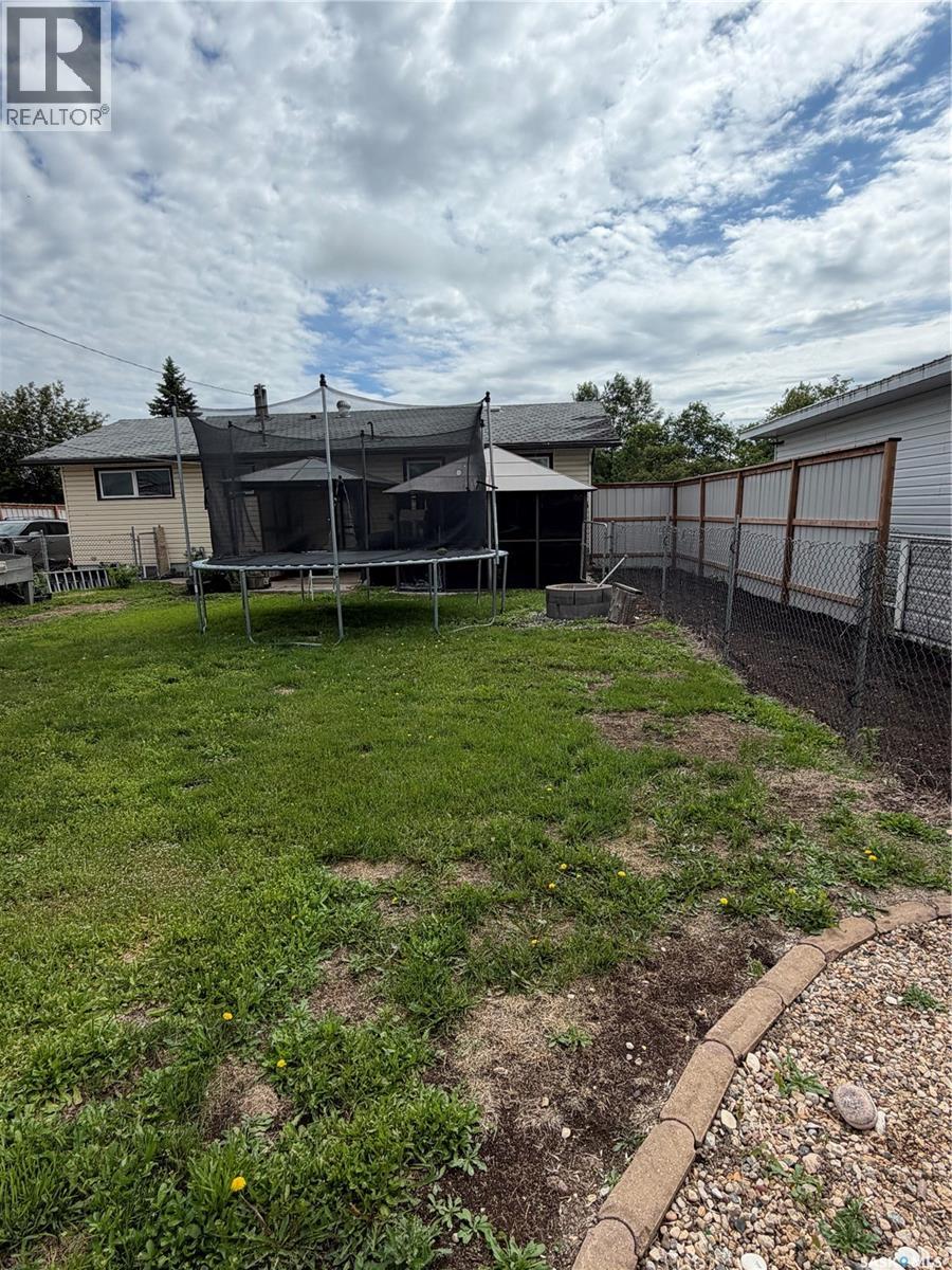 531 Prince Street, Hudson Bay, Saskatchewan  S0E 0Y0 - Photo 41 - SK040348